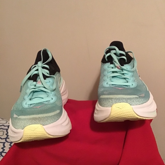 🔥HOKKA, new condition, has sole missing rubber on left shoe , see photos - Picture 5 of 5